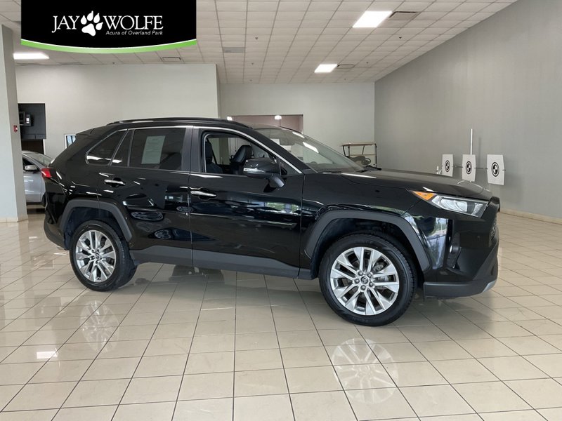 Used 2019 Toyota RAV4 Limited image 1