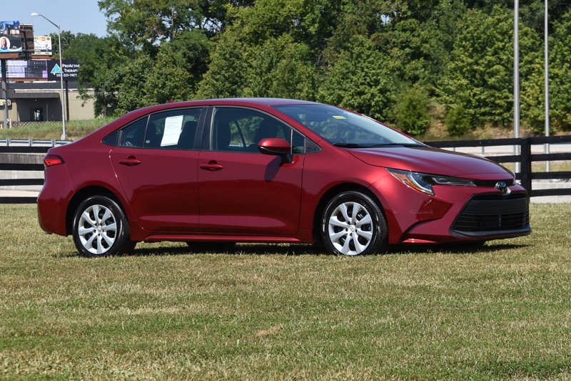 Certified 2024 Toyota Corolla LE image 1