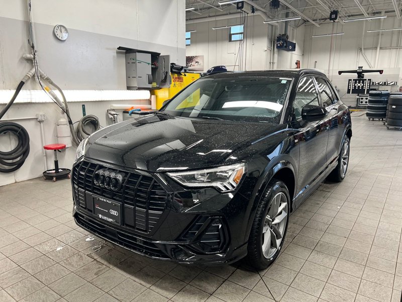 Certified 2024 Audi Q3 2.0T Premium w/ Convenience Package image 1