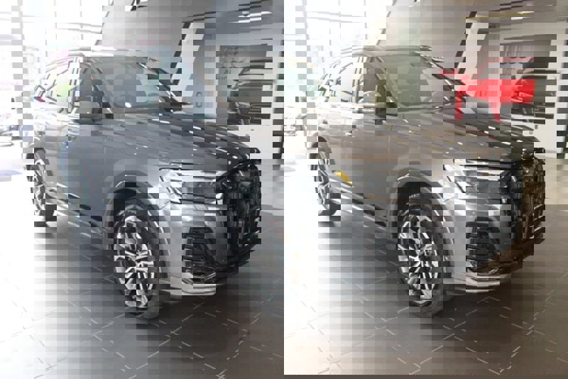 Certified 2025 Audi Q7 2.0T Premium Plus w/ Premium Plus Package image 1