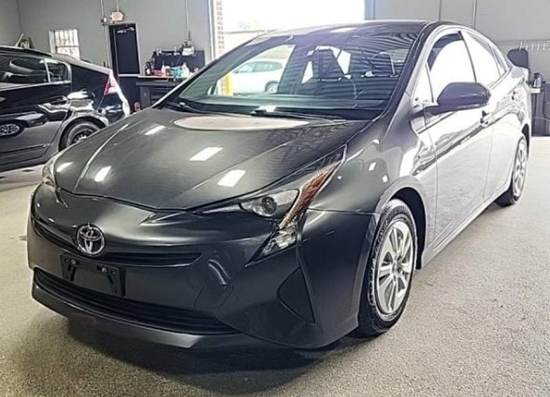 Used 2016 Toyota Prius Two image 1