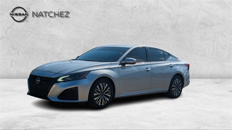 Used 2023 Nissan Altima 2.5 SV image 1
