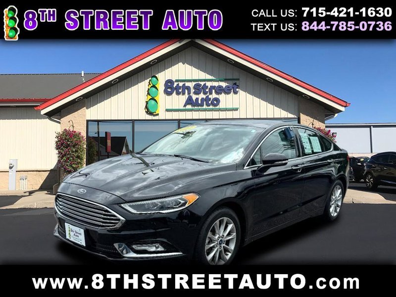 Used 2017 Ford Fusion SE image 1
