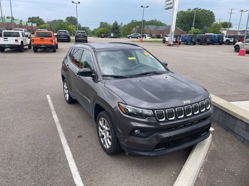 Certified 2022 Jeep Compass Latitude image 1
