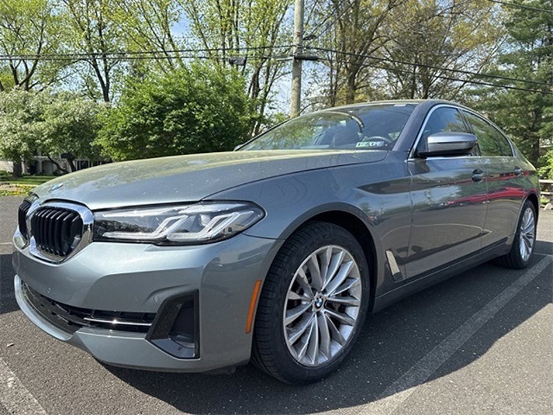 Certified 2022 BMW 530i xDrive w/ Premium Package image 1