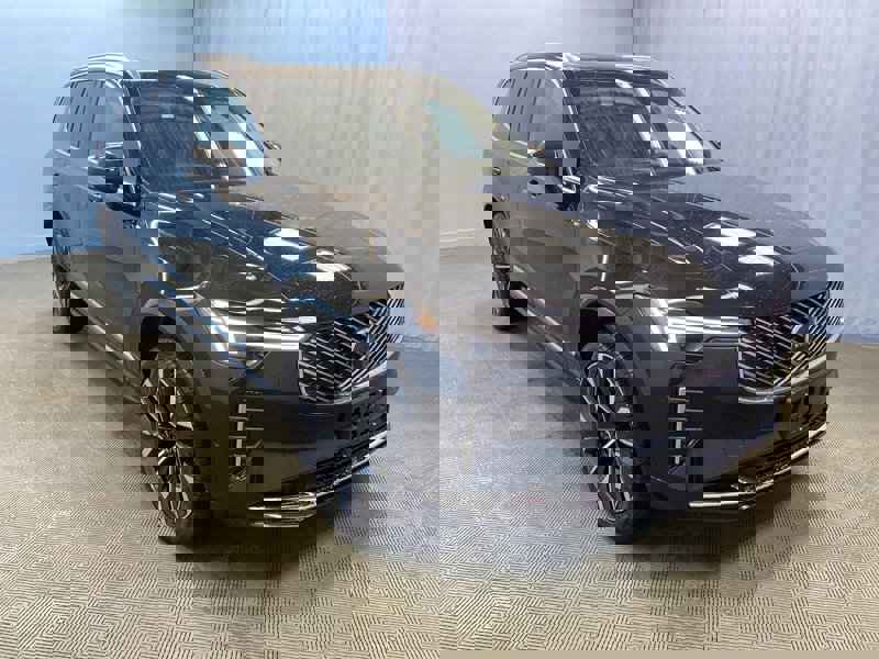 Certified 2025 Volvo XC90 T8 Ultra image 1