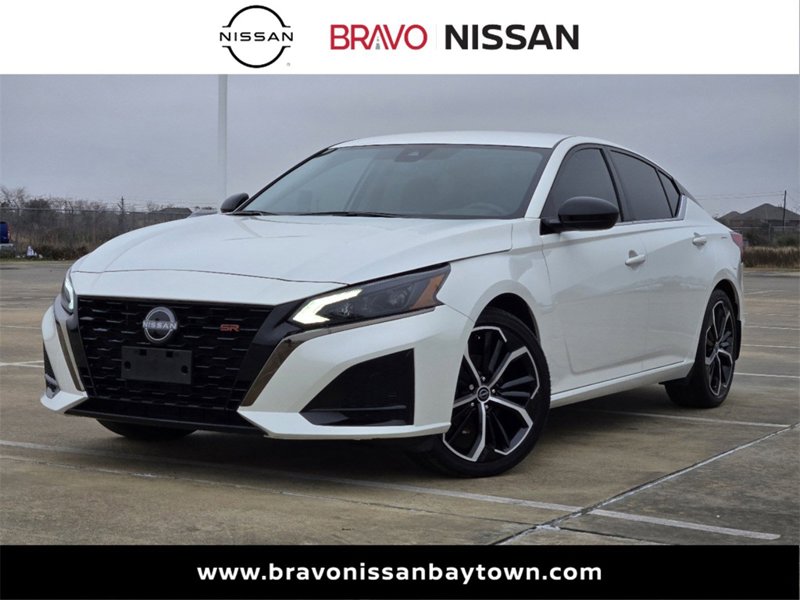 Certified 2024 Nissan Altima 2.5 SR image 1
