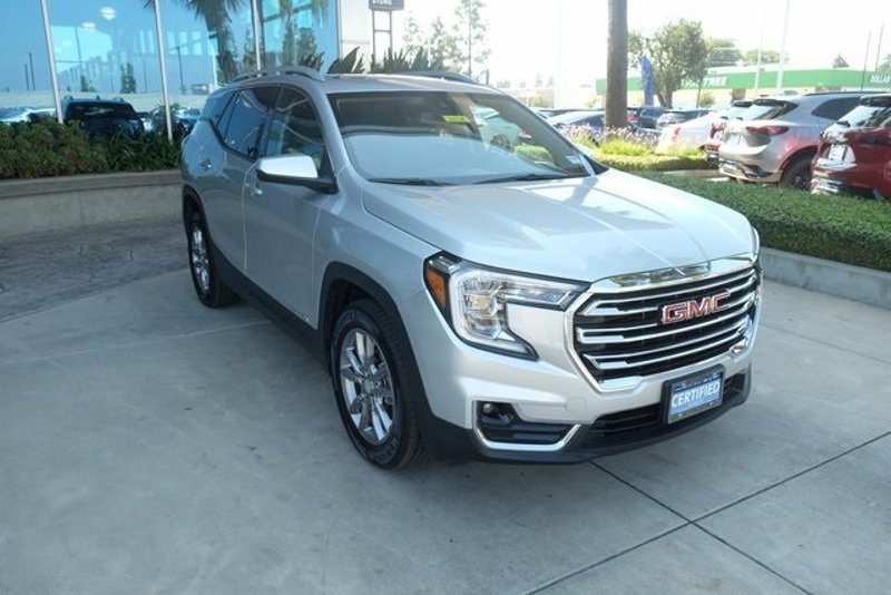 Certified 2022 GMC Terrain SLT image 1
