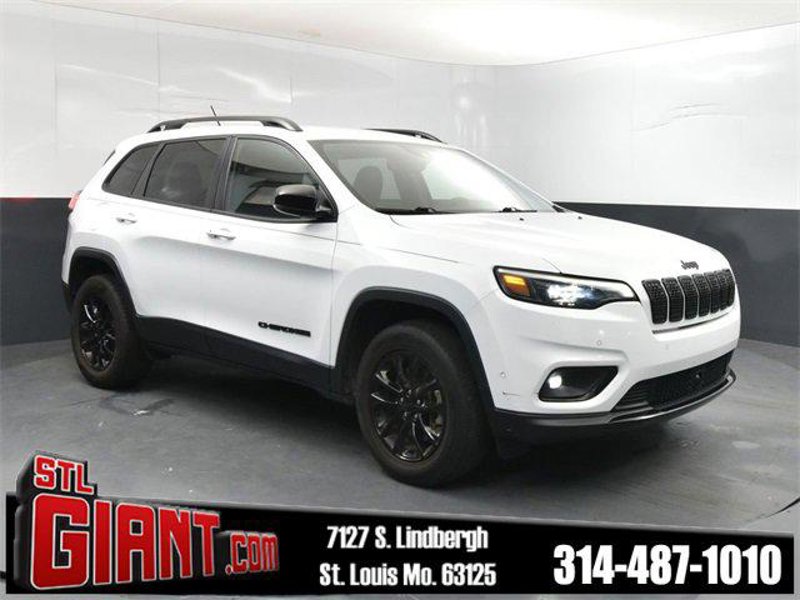 Certified 2023 Jeep Cherokee Altitude Lux image 1