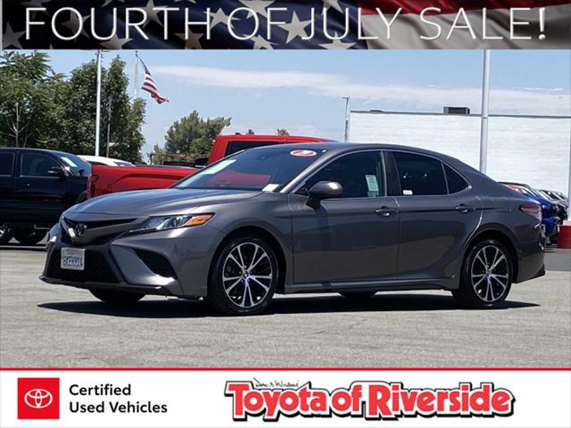 Used 2019 Toyota Camry SE image 1
