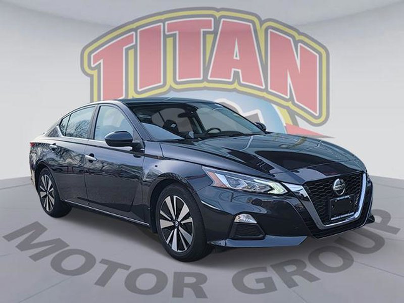 Certified 2022 Nissan Altima 2.5 SV image 1