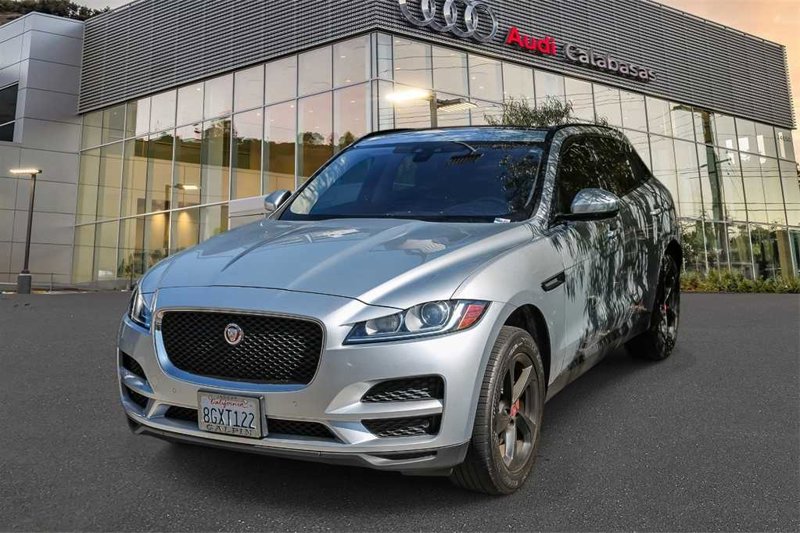 Used 2019 Jaguar F-PACE Premium image 1