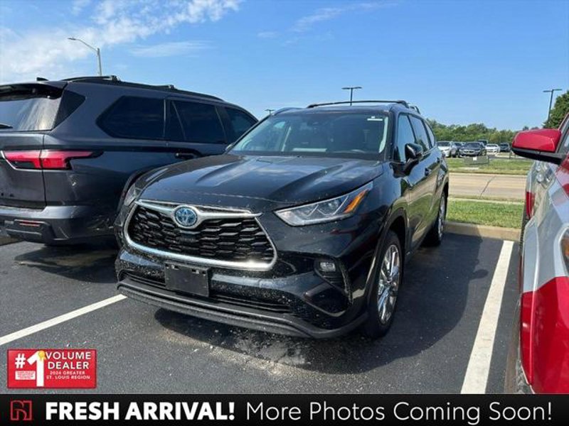 Certified 2023 Toyota Highlander Limited image 1