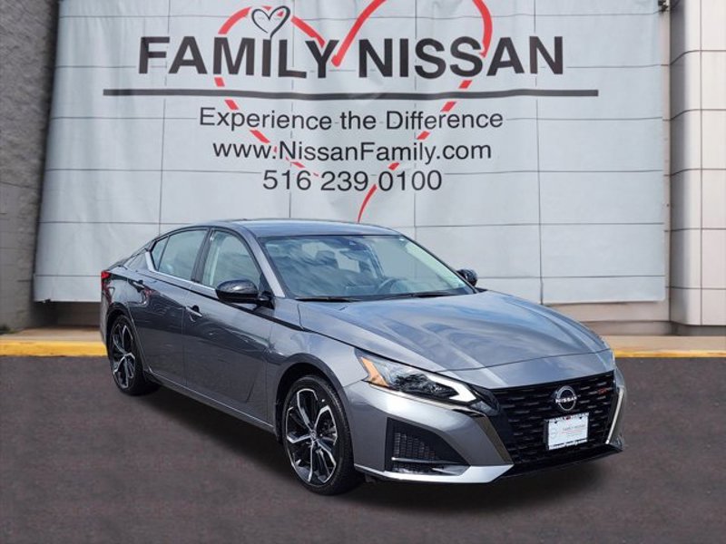 Certified 2023 Nissan Altima 2.5 SR image 1