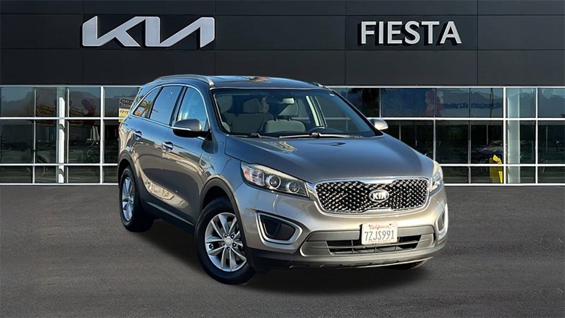 Used 2018 Kia Sorento LX w/ LX V6 Convenience Package image 1