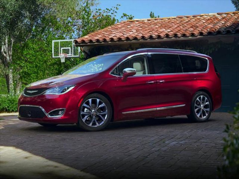 Certified 2019 Chrysler Pacifica Limited image 1