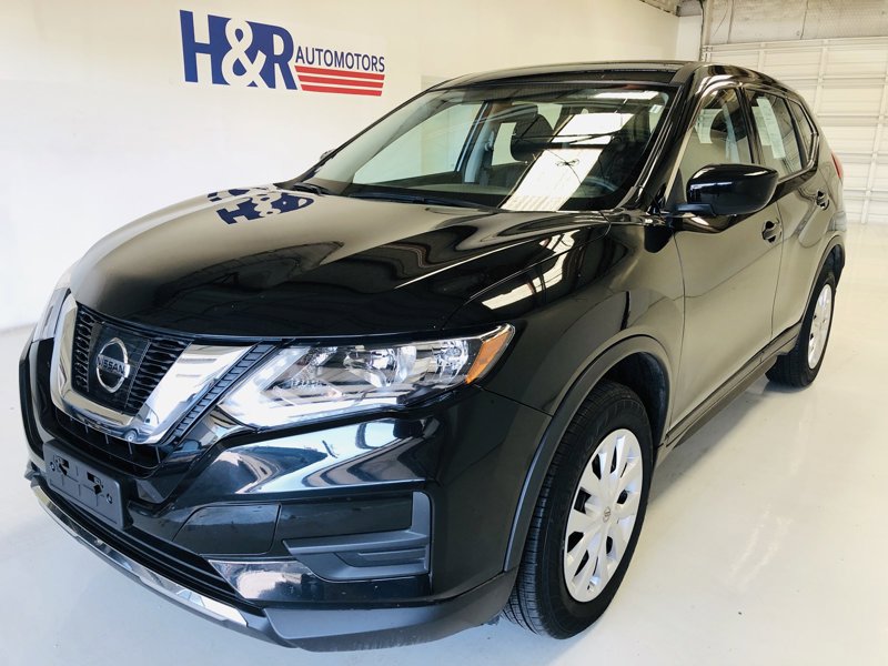 Used 2018 Nissan Rogue S image 1