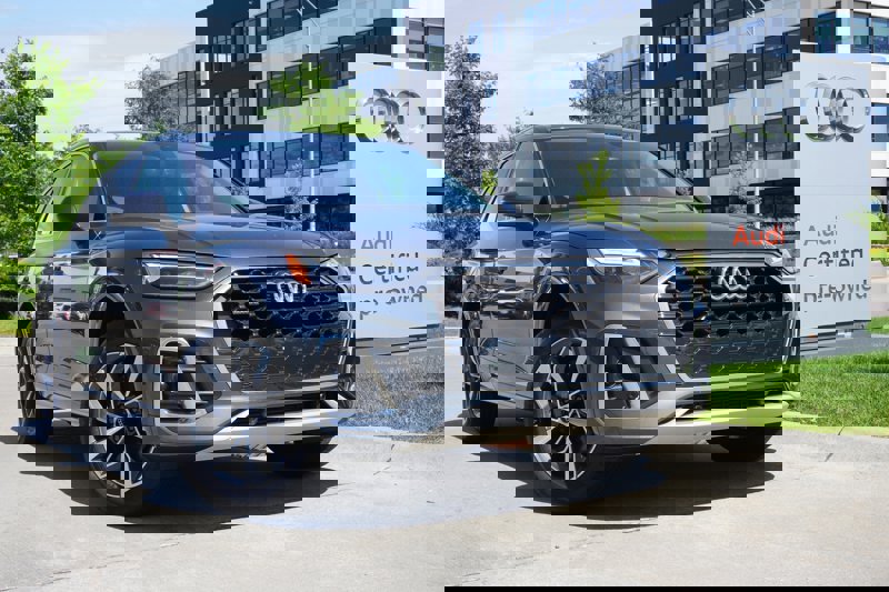Certified 2024 Audi Q5 2.0T Premium w/ Convenience Package image 1