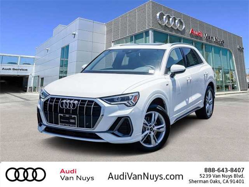Certified 2024 Audi Q3 2.0T Premium Plus w/ Premium Plus Package image 1