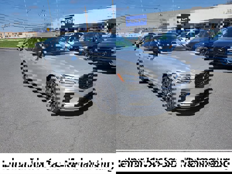 Certified 2025 Volvo S60 B5 Core image 1