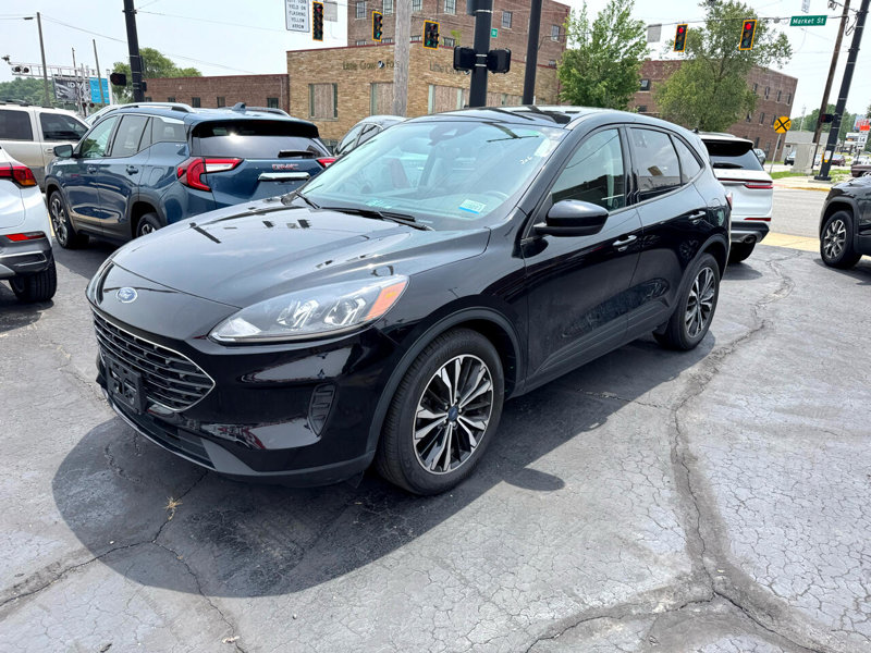 Used 2022 Ford Escape SE image 1