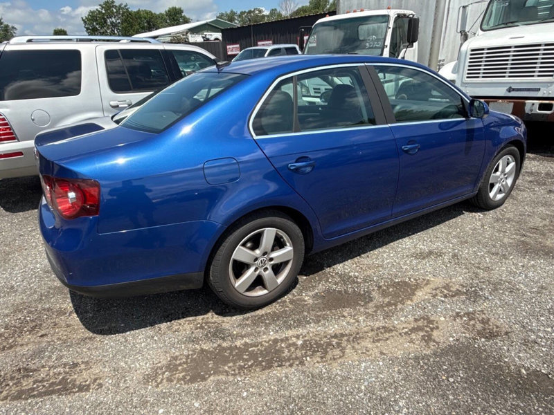 Used 2008 Volkswagen Jetta SEL image 1