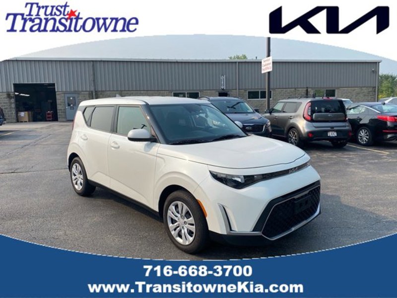 Certified 2023 Kia Soul LX image 1
