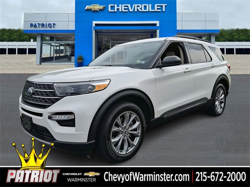Used 2023 Ford Explorer XLT w/ Equipment Group 202A image 1