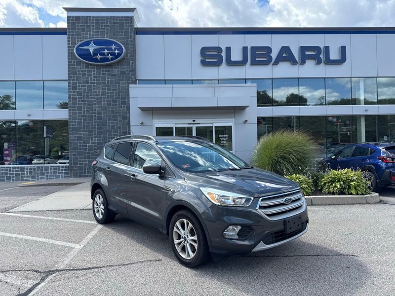 Used 2018 Ford Escape SE image 1