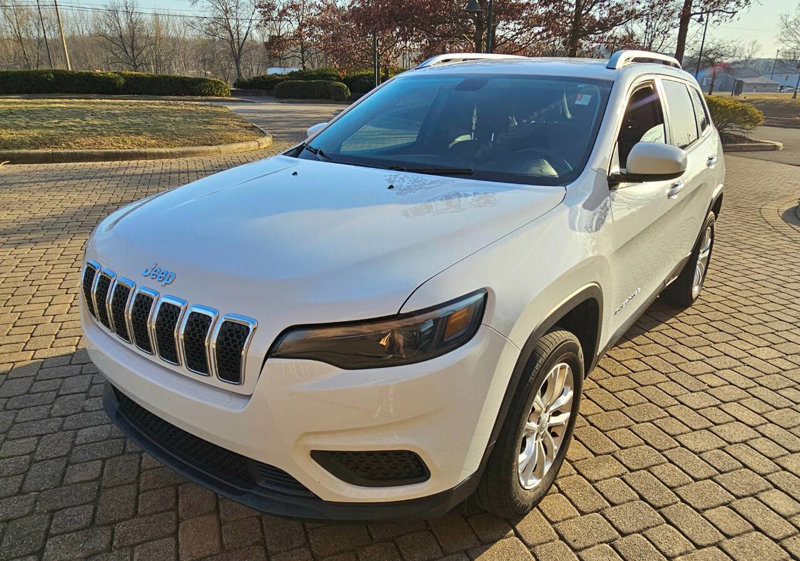 Used 2020 Jeep Cherokee Latitude w/ Cold Weather Group image 1