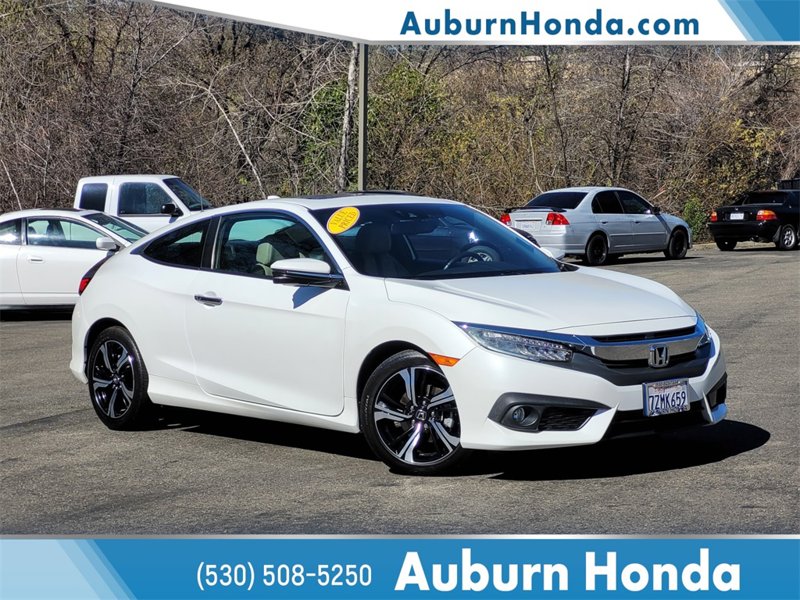 Used 2017 Honda Civic Touring image 1