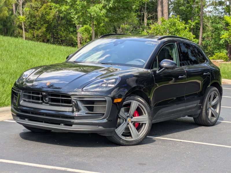 Certified 2023 Porsche Macan S w/ Premium Package Plus image 1