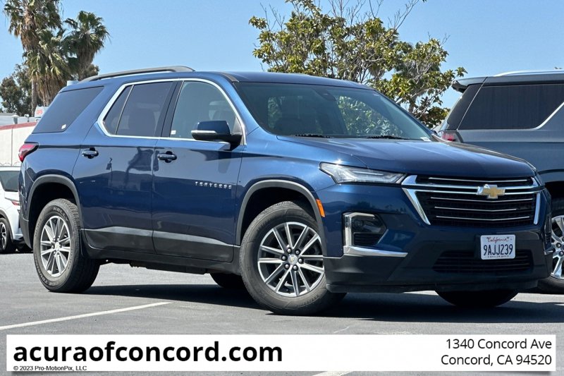 Used 2022 Chevrolet Traverse LT image 1