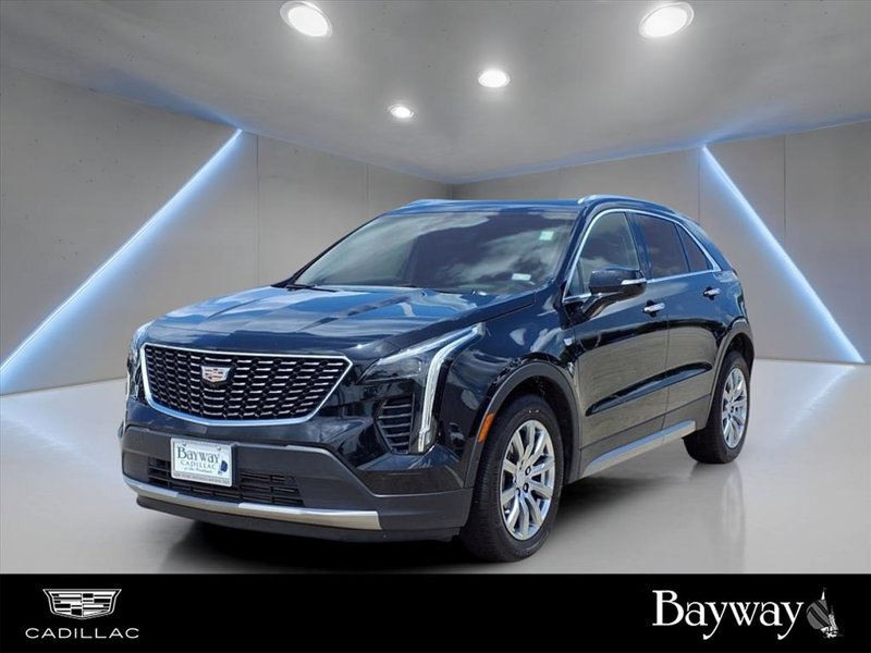Certified 2022 Cadillac XT4 Premium Luxury w/ Technology Package image 1
