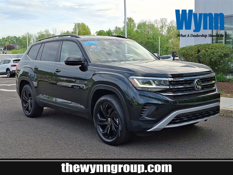 Certified 2022 Volkswagen Atlas SE w/ Black Wheel Package image 1