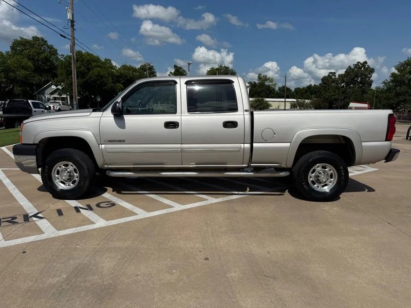 Used 2005 Chevrolet Silverado 2500 LS image 1