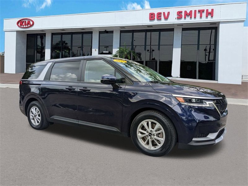 Certified 2022 Kia Carnival LX image 1