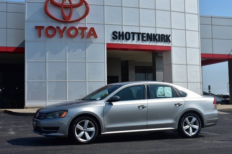Used 2013 Volkswagen Passat 2.5 SE image 1
