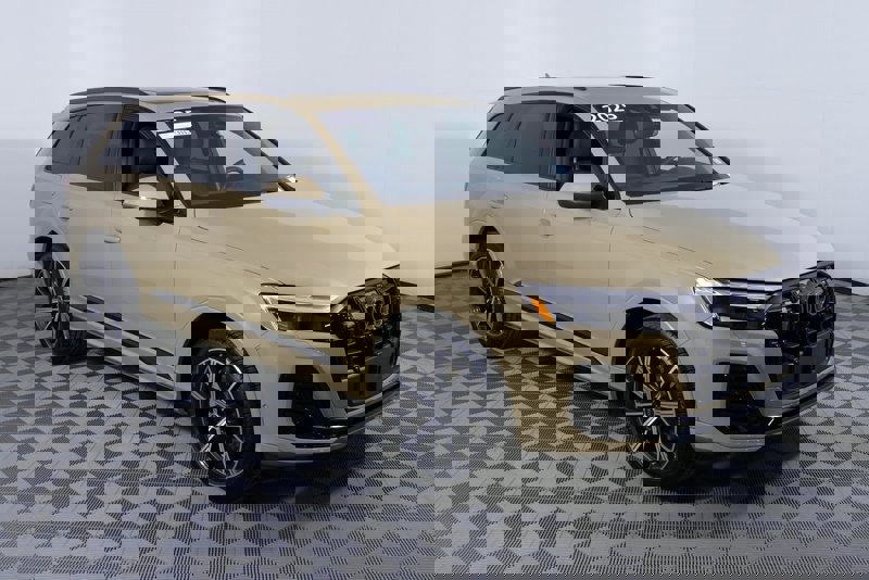 Certified 2025 Audi Q7 2.0T Premium Plus w/ Premium Plus Package image 1