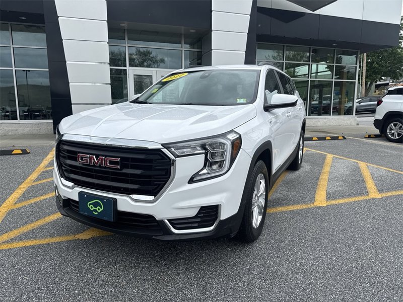 Certified 2022 GMC Terrain SLE w/ Driver Convenience Package image 1