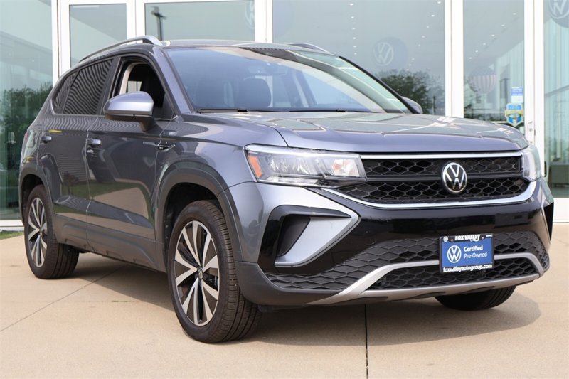 Certified 2022 Volkswagen Taos SE image 1