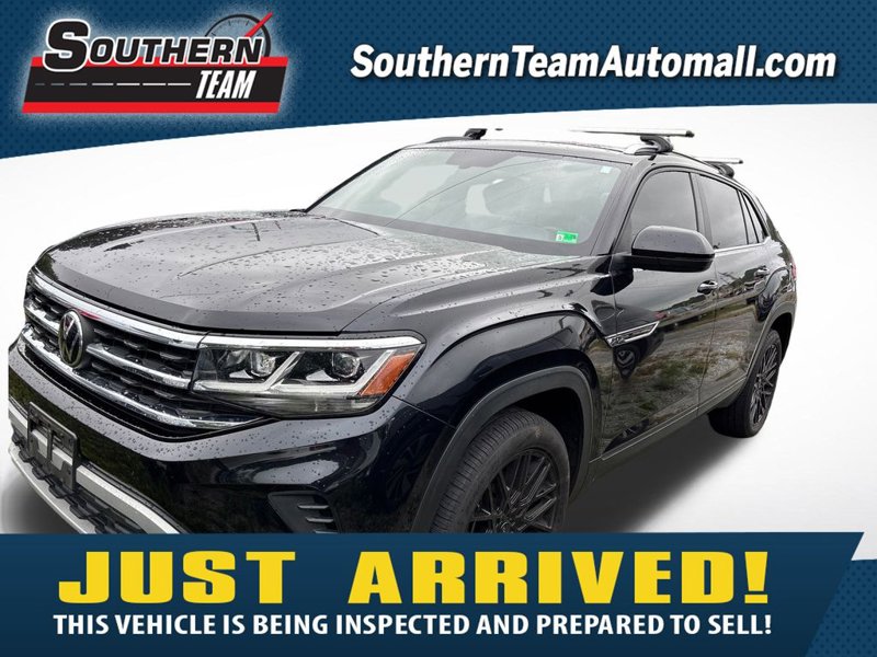 Used 2021 Volkswagen Atlas Cross Sport SE w/ Panoramic Sunroof Package image 1