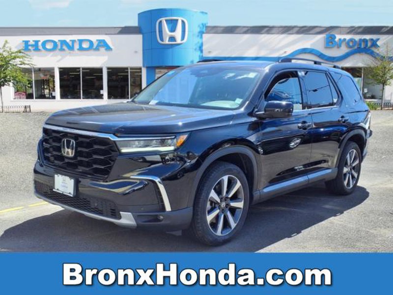Certified 2023 Honda Pilot Touring image 1