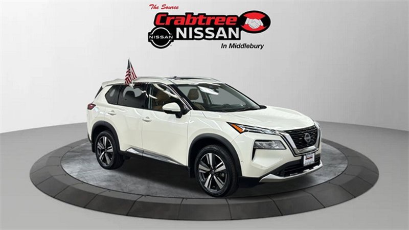 Certified 2022 Nissan Rogue Platinum w/ Head-Up Display Package image 1