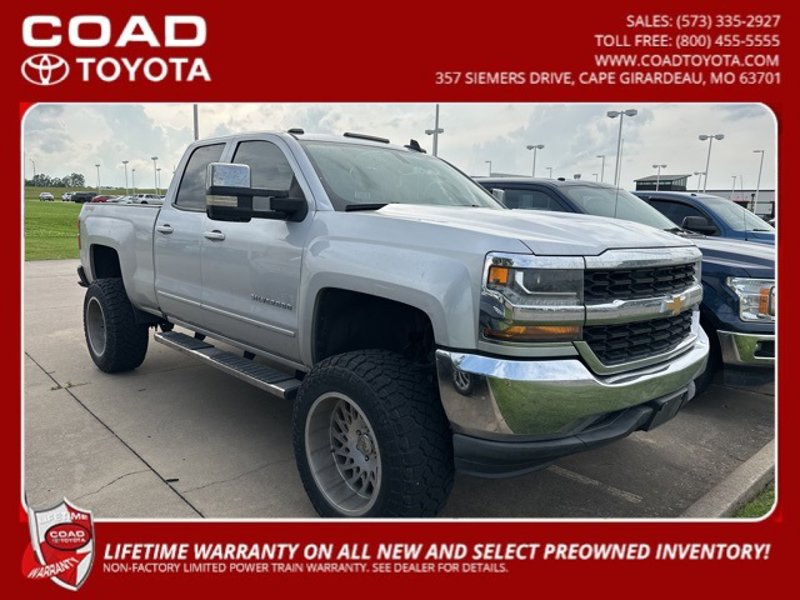 Used 2018 Chevrolet Silverado 1500 LT w/ Trailering Package image 1