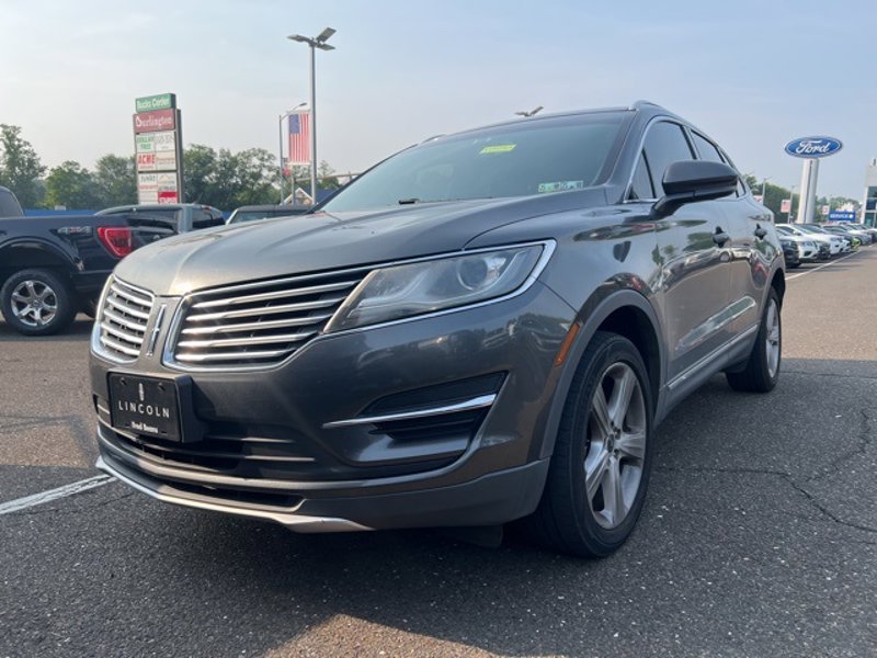 Used 2017 Lincoln MKC Premiere image 1