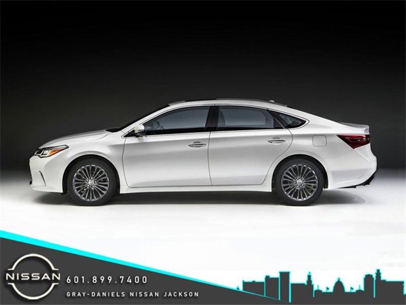 Used 2017 Toyota Avalon Touring image 1