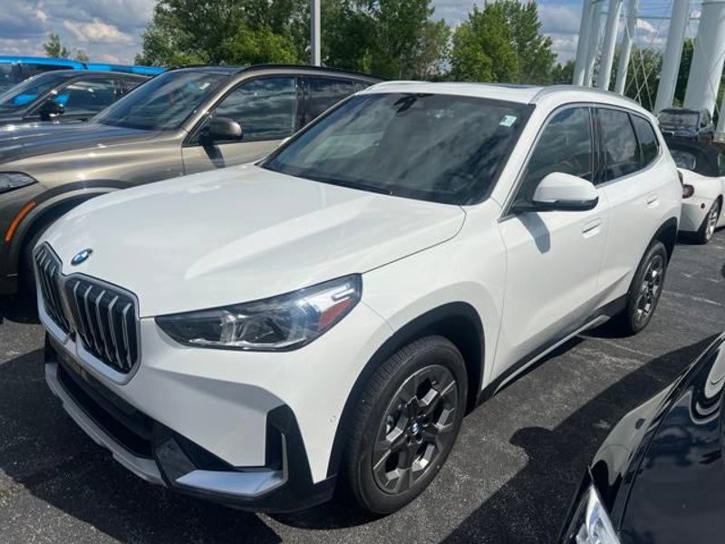 New 2025 BMW X1 xDrive28i w/ Premium Package image 1