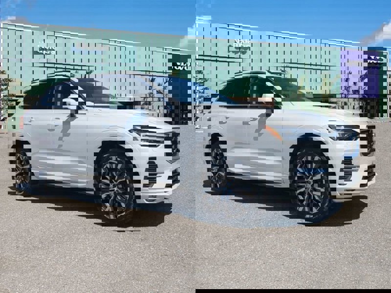 Certified 2022 Volvo XC60 B5 Momentum w/ Advanced Package image 1