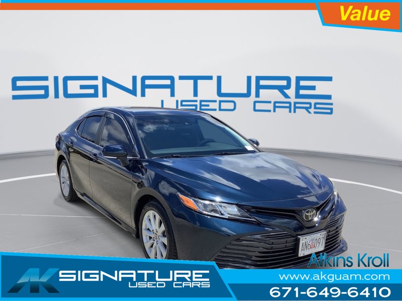 Used 2020 Toyota Camry LE image 1